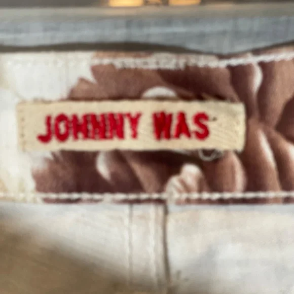 JOHNNY WAS Rose Print Cropped Boyfriend Jean. Boho. Frayed Hem. New with tags - Picture 4 of 5
